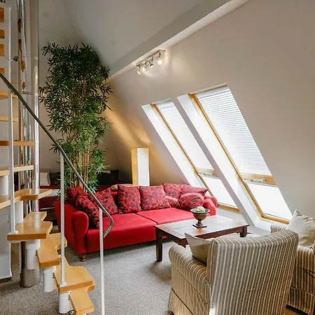 Grosse Ferienwohnung In Einer Historischen Kapitansvilla Mitten In Der Stadt بابينبورغ