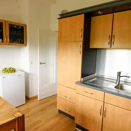 Grosse Ferienwohnung In Einer Historischen Kapitansvilla Mitten In Der Stadt * بابينبورغ